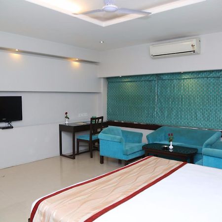 The Curzon Court Hotel Bangalore Bagian luar foto