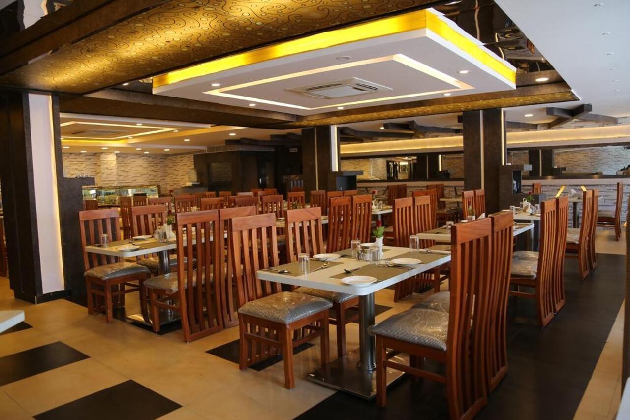 The Curzon Court Hotel Bangalore Bagian luar foto