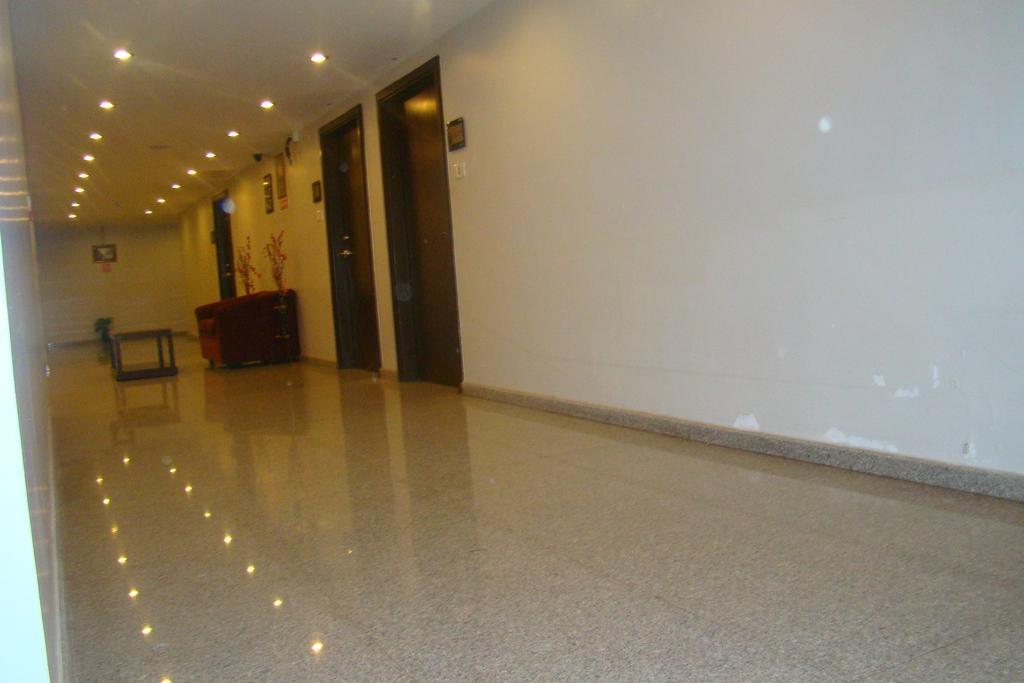 The Curzon Court Hotel Bangalore Bagian luar foto