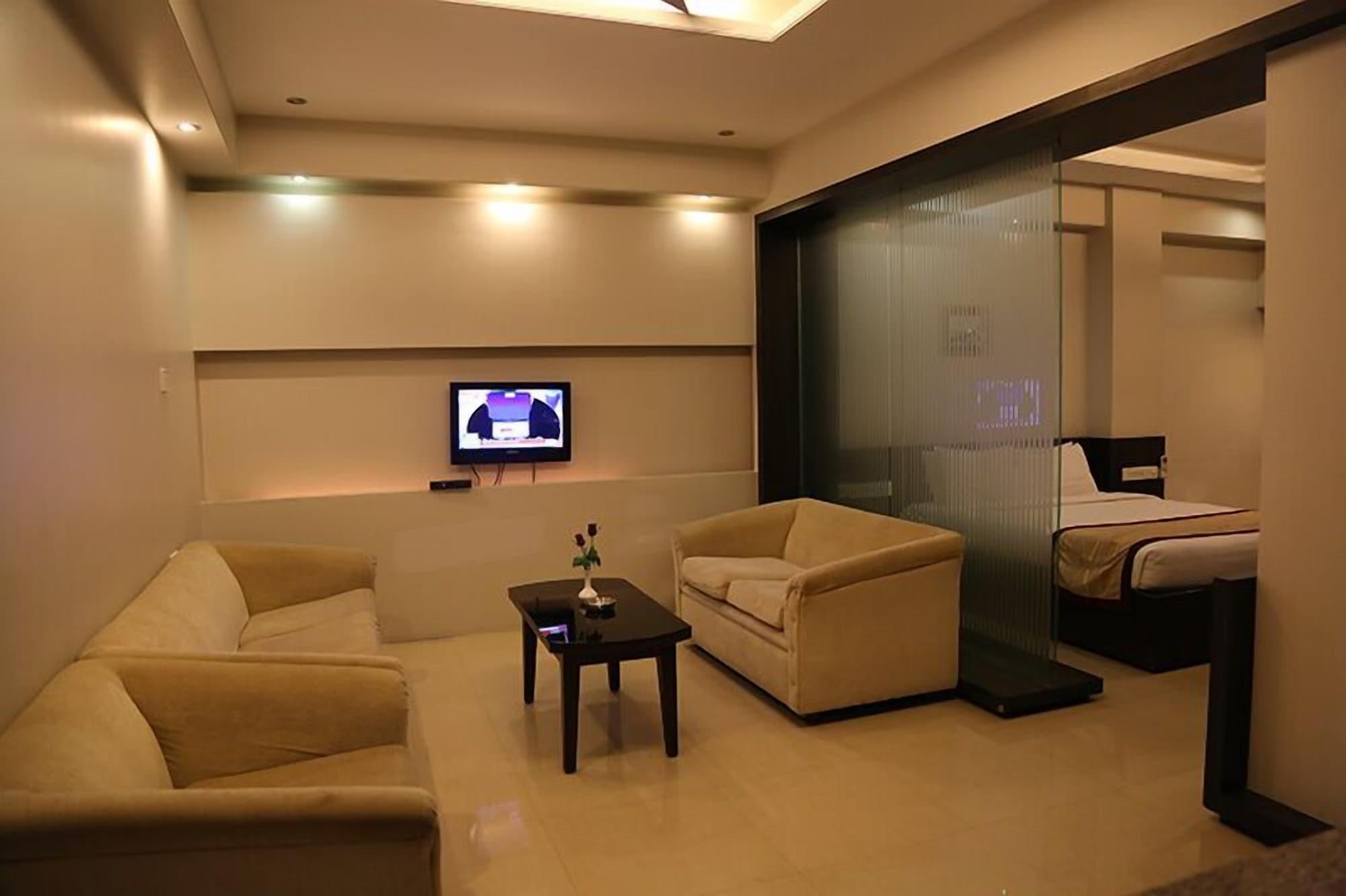 The Curzon Court Hotel Bangalore Bagian luar foto