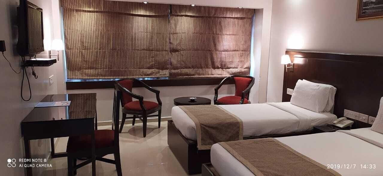 The Curzon Court Hotel Bangalore Bagian luar foto