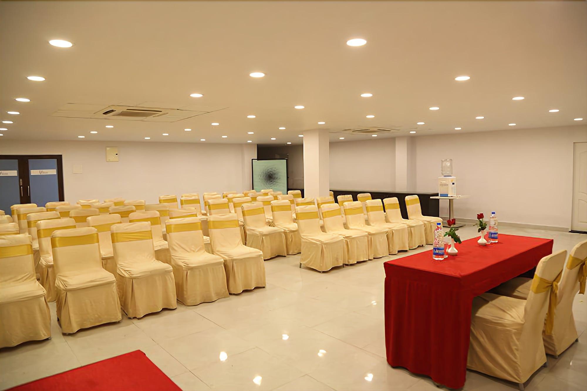 The Curzon Court Hotel Bangalore Bagian luar foto