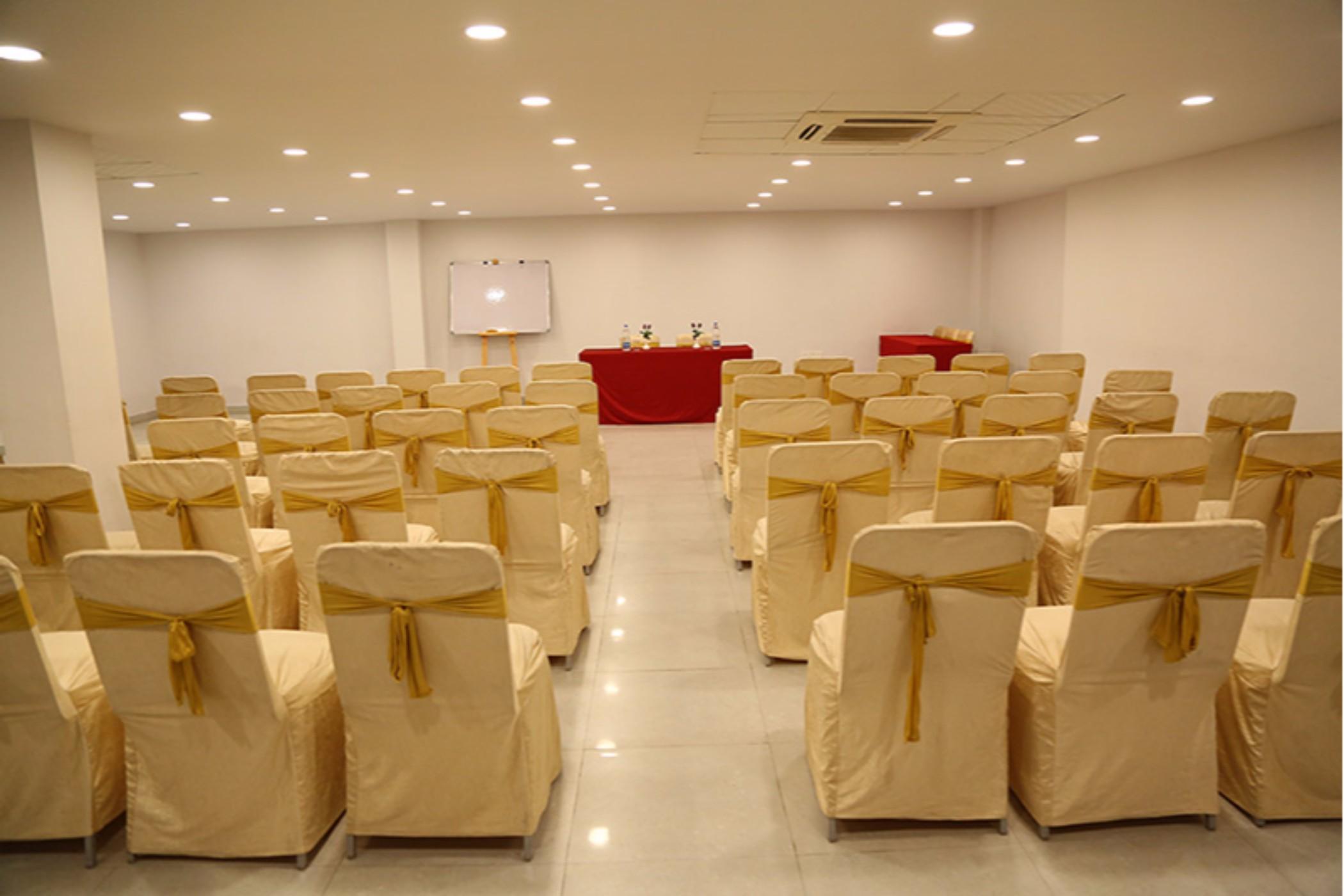The Curzon Court Hotel Bangalore Bagian luar foto