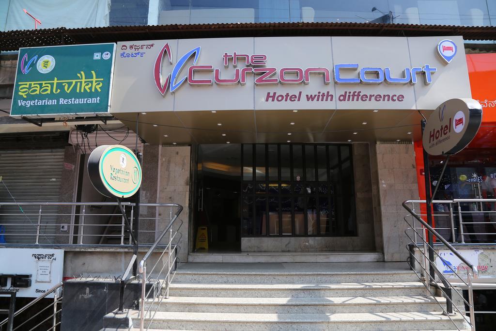The Curzon Court Hotel Bangalore Bagian luar foto