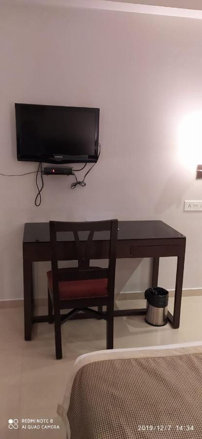 The Curzon Court Hotel Bangalore Bagian luar foto